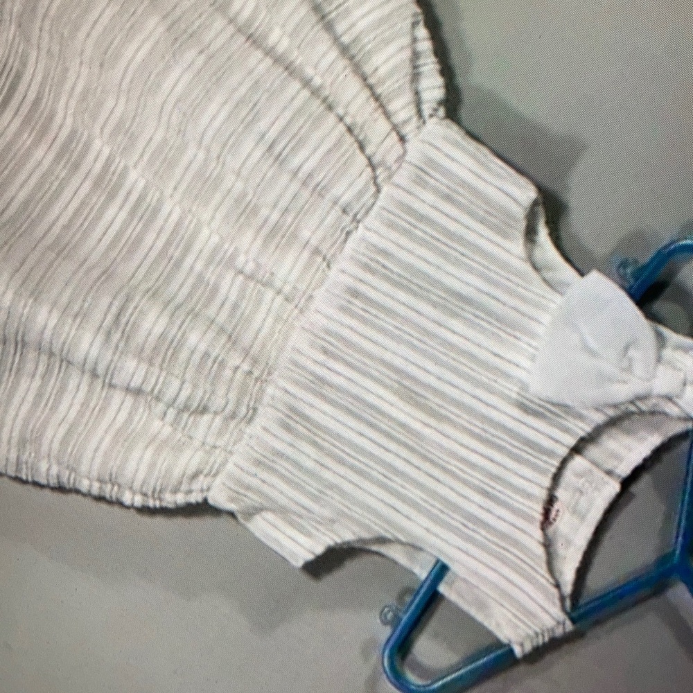 Stripes sleeveless party blouse